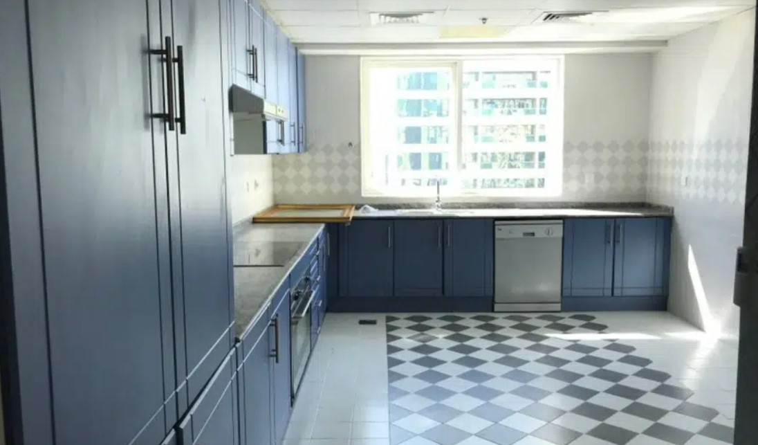 Kitchen in Al Shera Tower_copy_81
